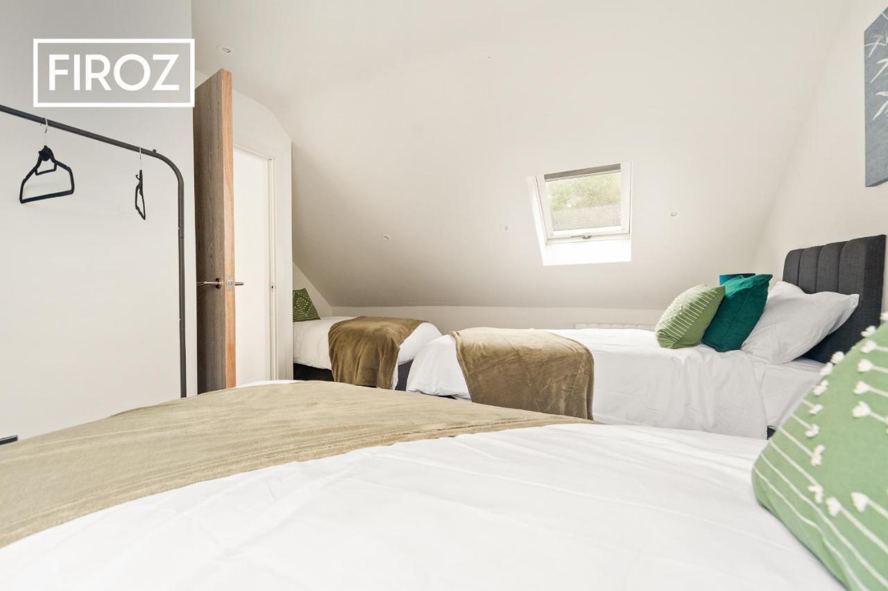 Holiday home Spacious 4 Bedroom 3 Bath House For Families & Contractors With Free Parking, Fast Wi-fi & Netflix By Firoz Management Leeds (West Yorkshire)