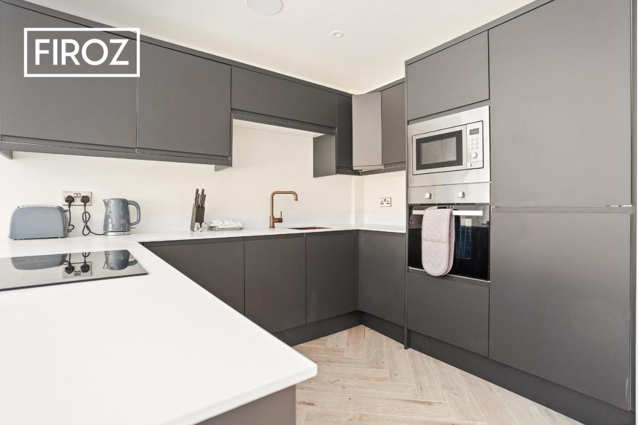 Spacious 4 Bedroom 3 Bath House For Families & Contractors With Free Parking, Fast Wi-fi & Netflix By Firoz Management Holiday home *